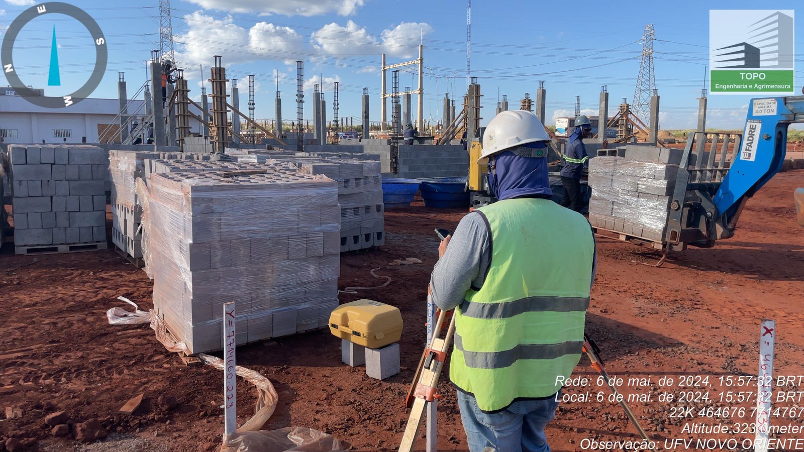 Projeto de engenharia civil e obra em execução